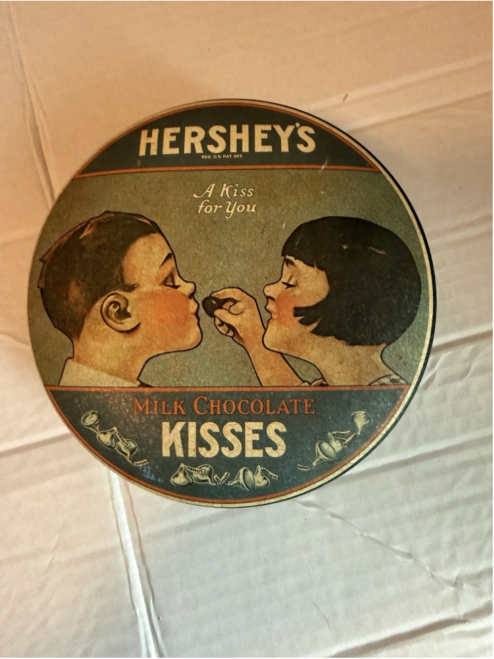 VTG Hershey’s Kisses Tin, Classic, Collectible